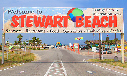 Entrance to Stewart Beach. Copyright George Hosek